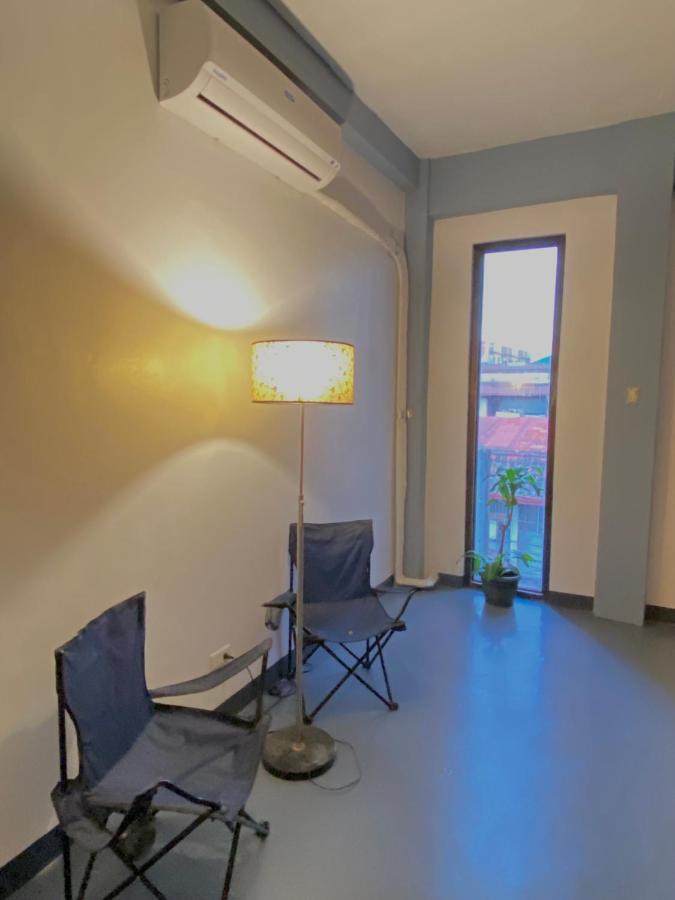 Lime Lite Manila Hostel Makati City Exterior photo